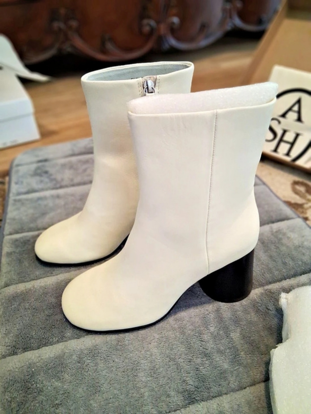 ASH Britney Leather Bootie White Leather Heeled Boots EU 36 M.